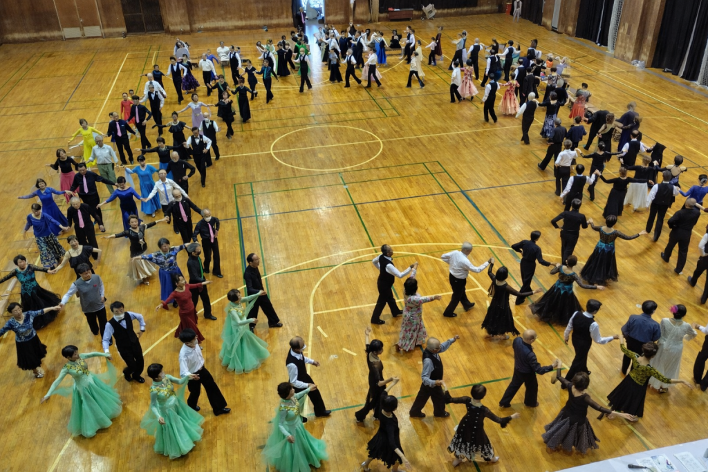 町田市ダンススポーツ連盟 講習風景